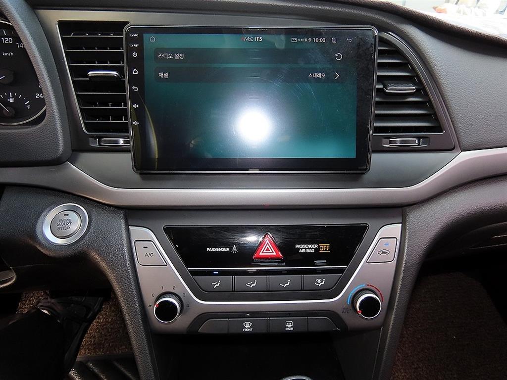 HYUNDAI Avante 2017 Blanco - Importación desde Corea - HF Imports Iquique - Foto 13