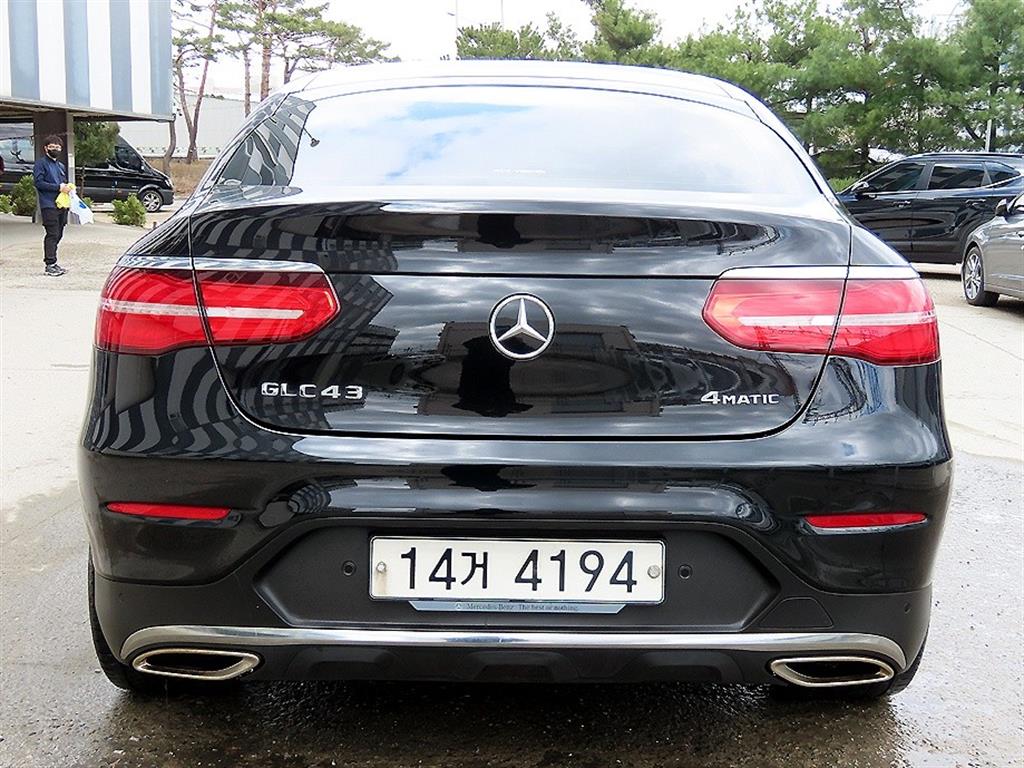Mercedes Benz GLC Class - Vista 4