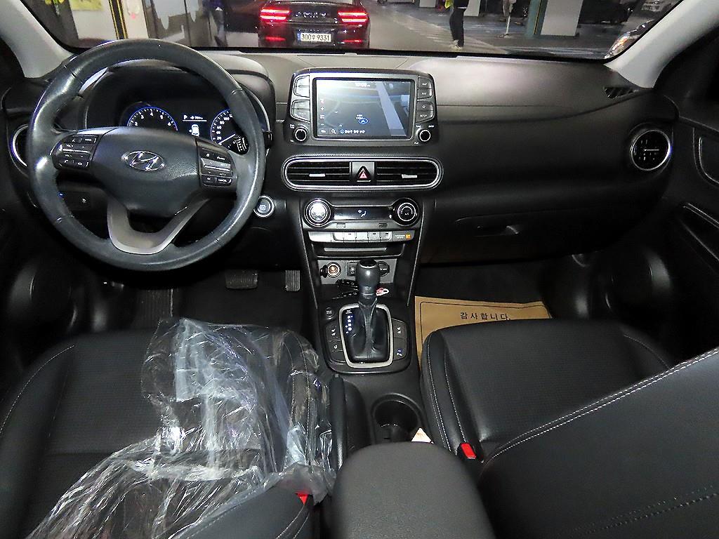 HYUNDAI Kona - Vista 10