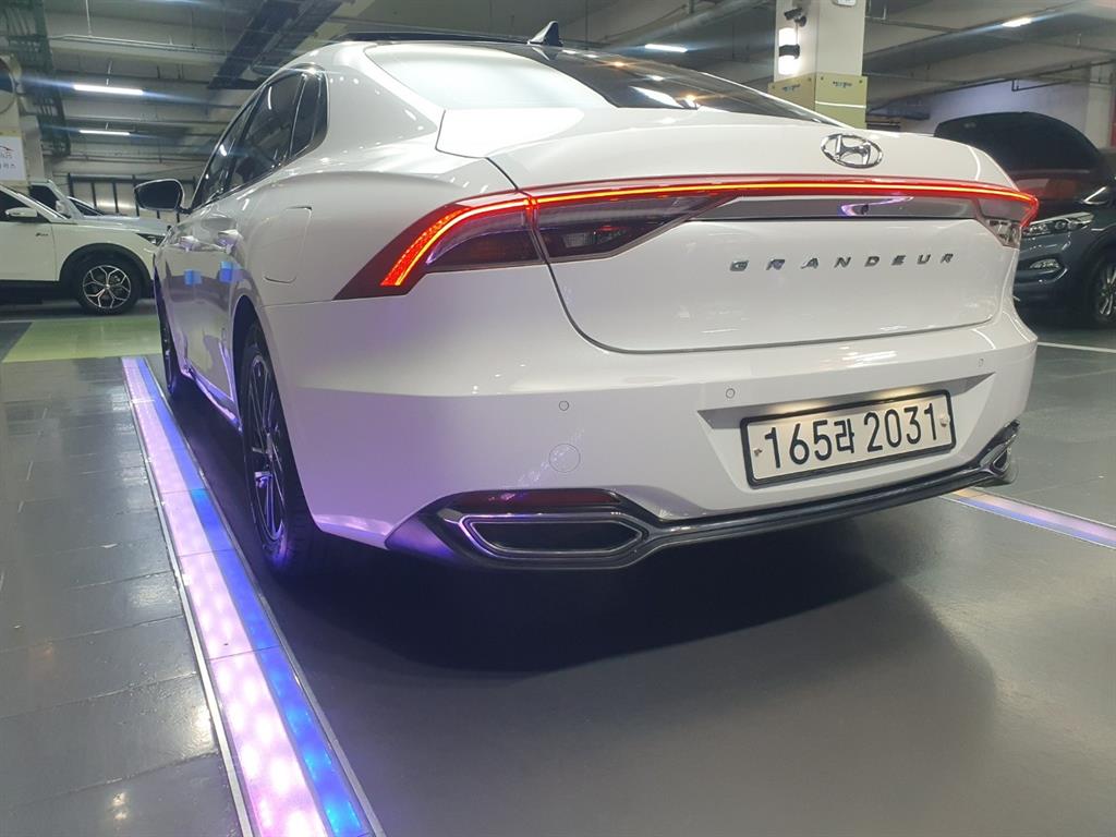 HYUNDAI Grandeur - Vista 4