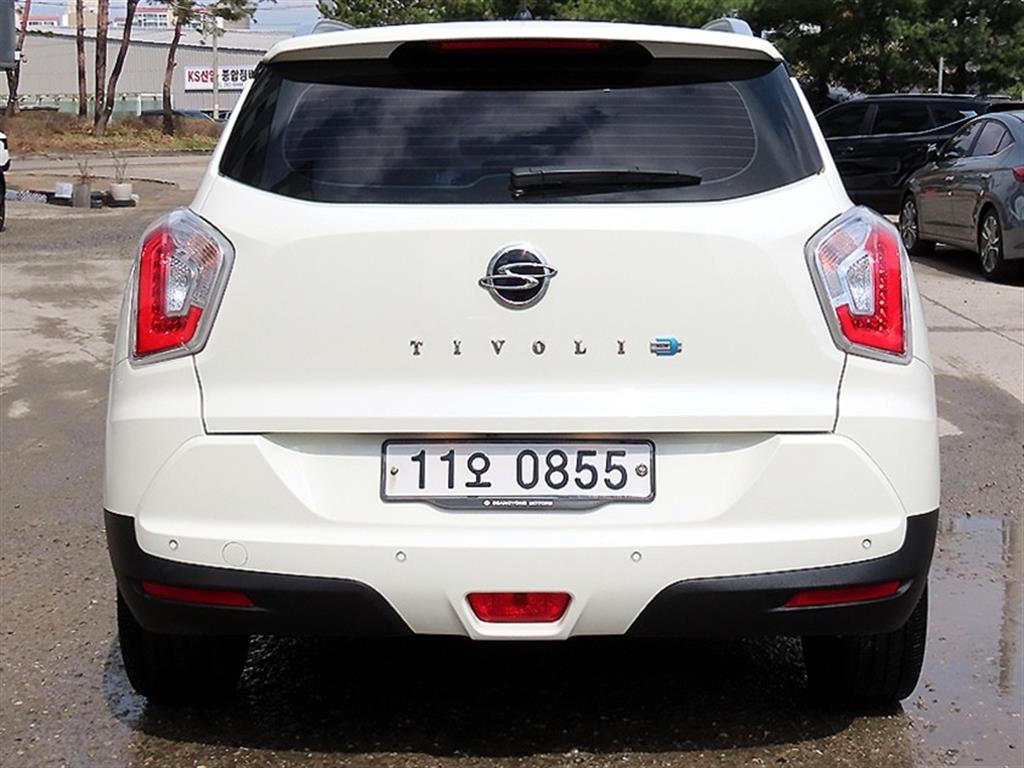 Ssangyong Tivoli - Vista 4