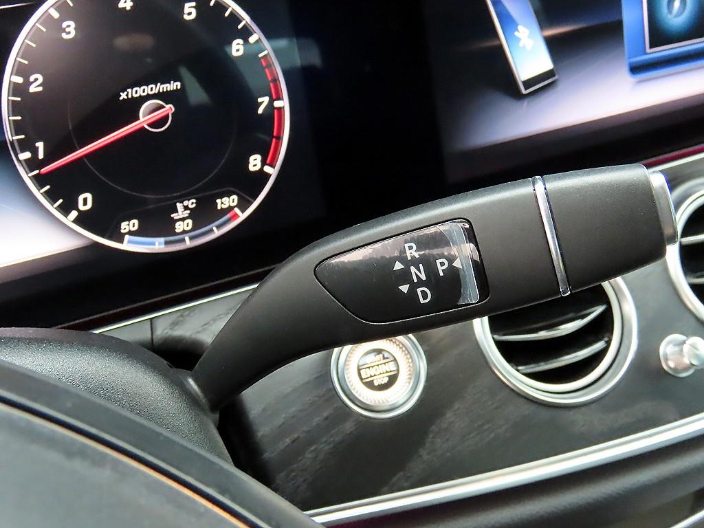 Mercedes Benz E class - Vista 11