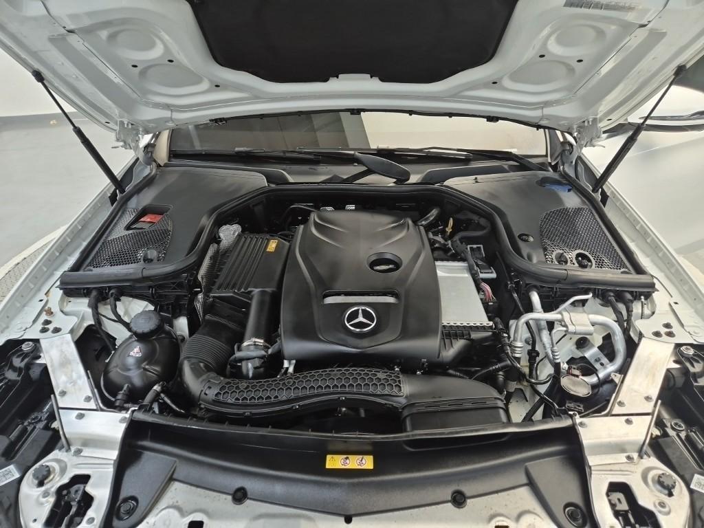 Mercedes Benz E class - Vista 5