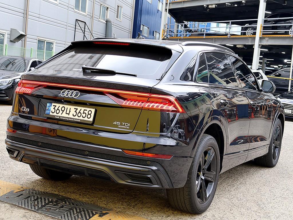 Audi Q8 - Vista 7