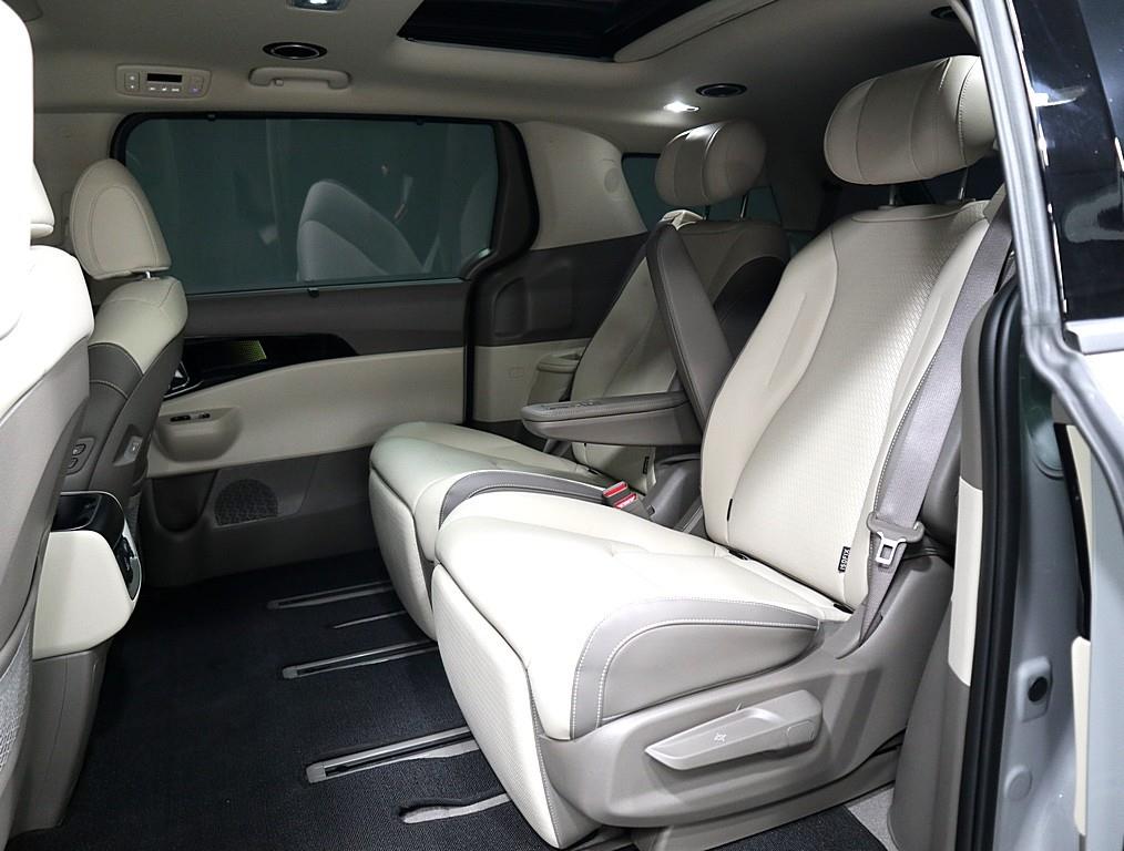 KIA Carnival - Vista 10