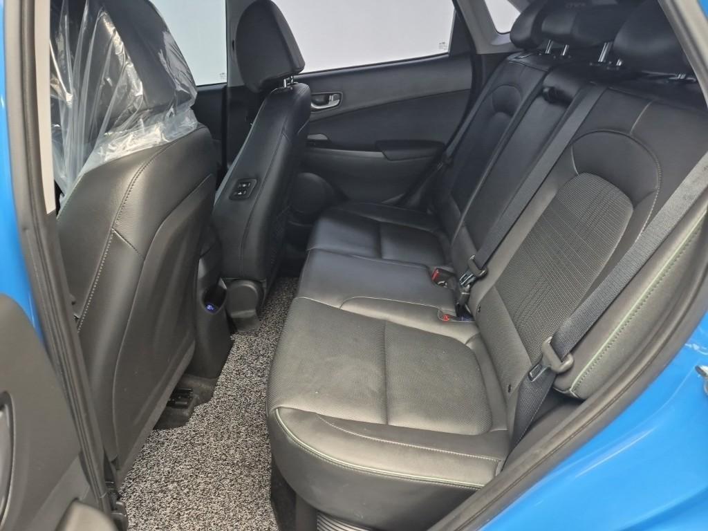 HYUNDAI Kona - Vista 12