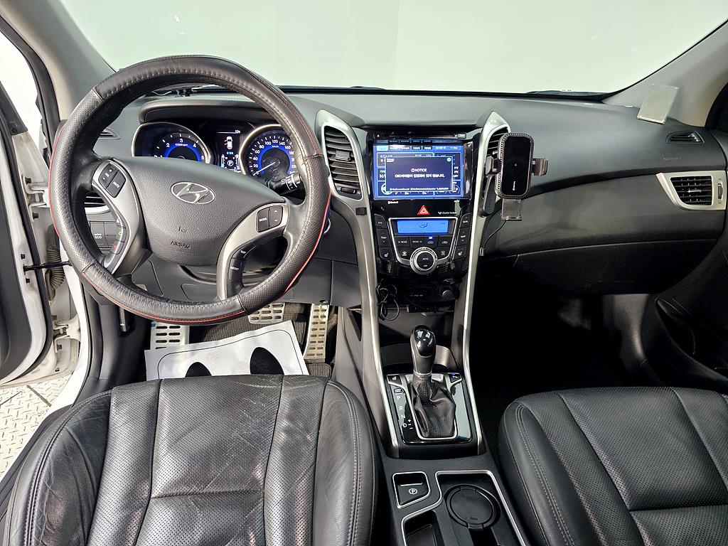 HYUNDAI i30 - Vista 5