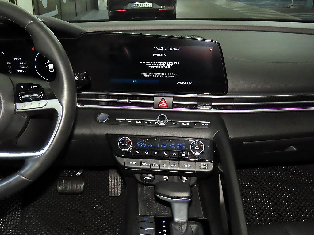 HYUNDAI Avante - Vista 11