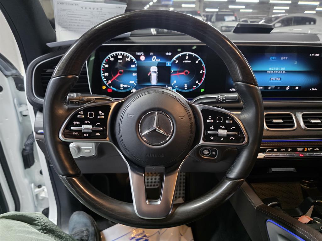 Mercedes Benz GLS Class - Vista 12
