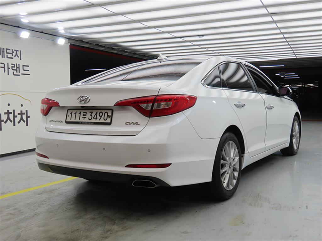 HYUNDAI Sonata - Vista 4