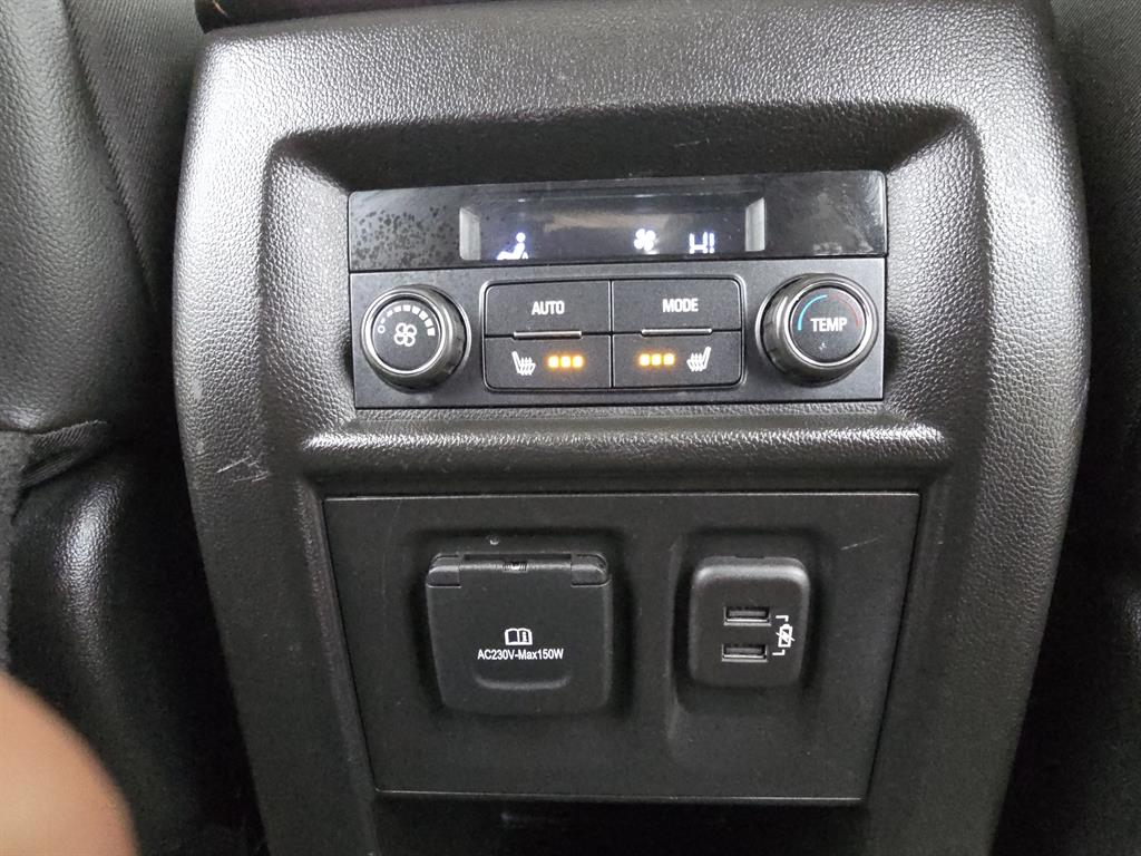 Chevrolet Travers - Vista 10