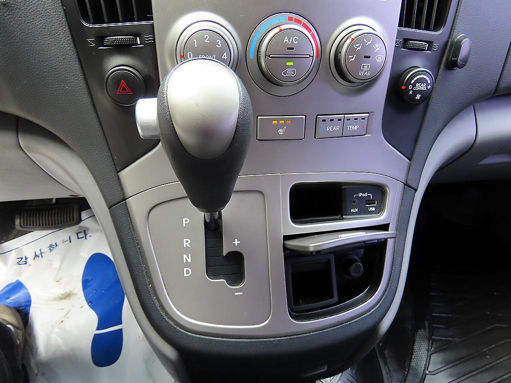 HYUNDAI Starex - Vista 11