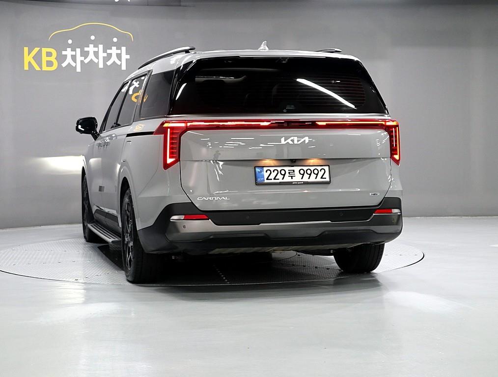 KIA Carnival - Vista 4