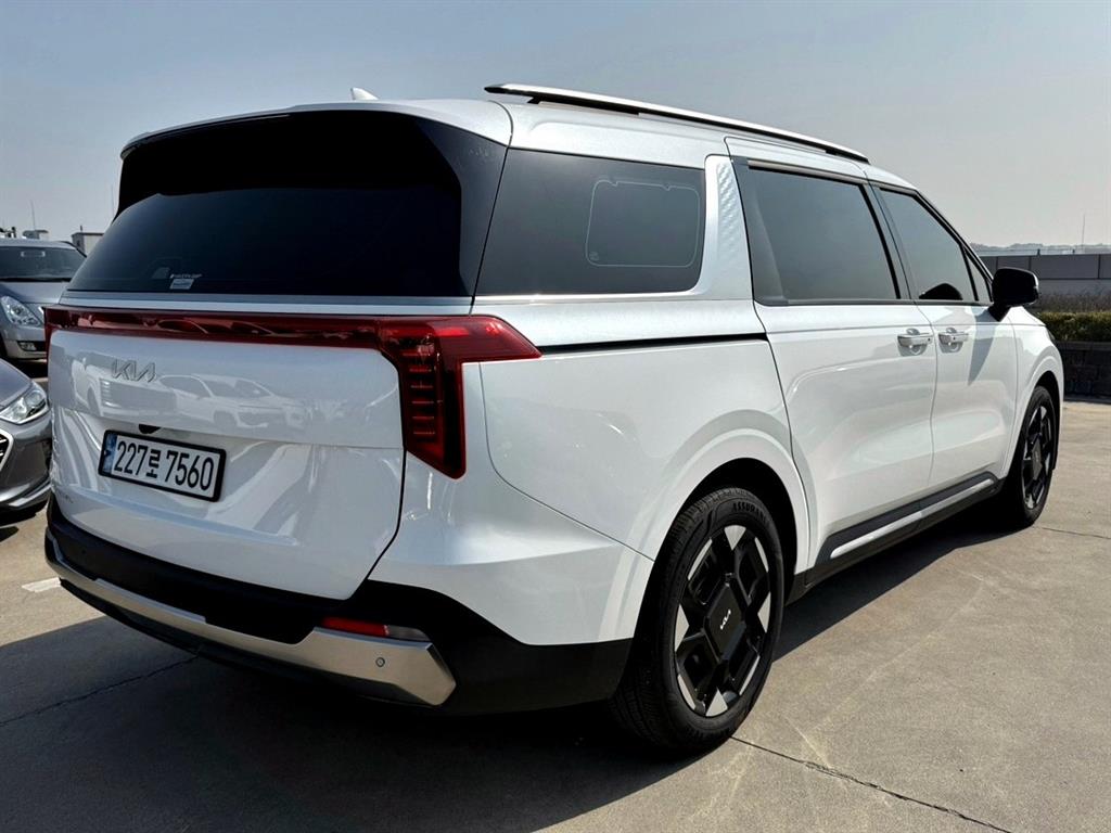KIA Carnival - Vista 4