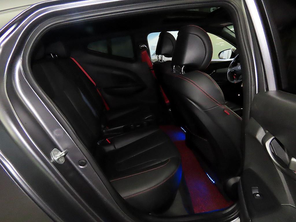 HYUNDAI Veloster - Vista 7