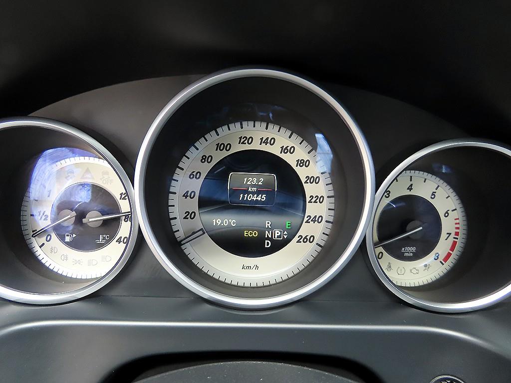 Mercedes Benz E class - Vista 9