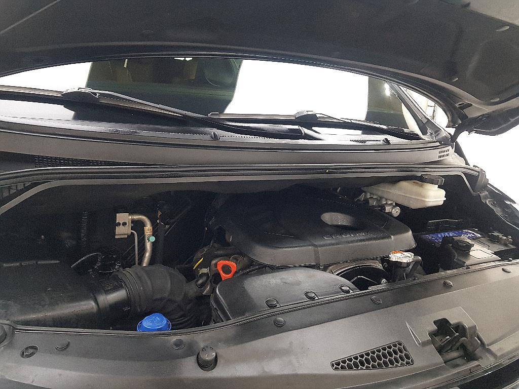 HYUNDAI Starex - Vista 6