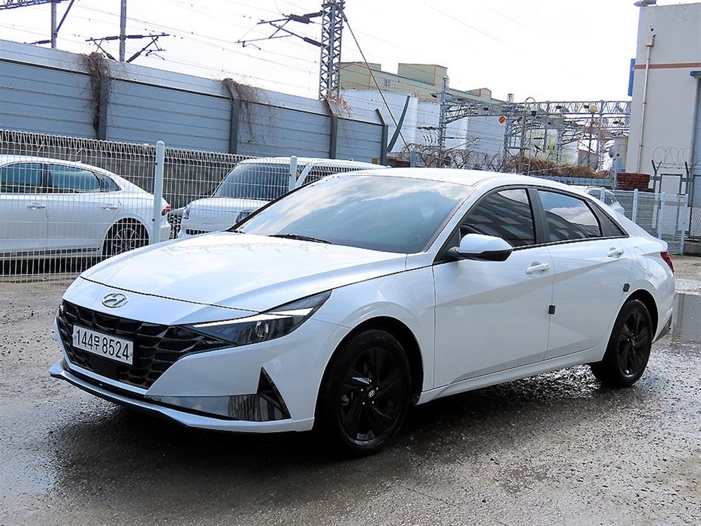 HYUNDAI Avante - Vista 2