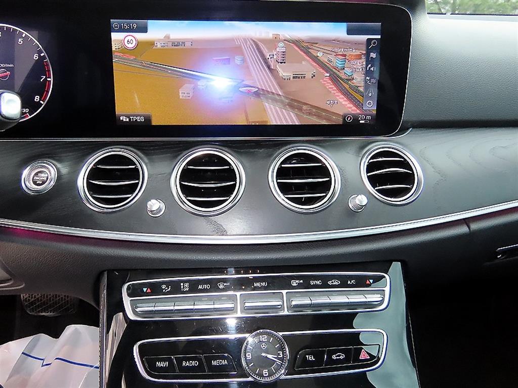 Mercedes Benz E class 2017 Blanco - Importación desde Corea - HF Imports Iquique - Foto 14