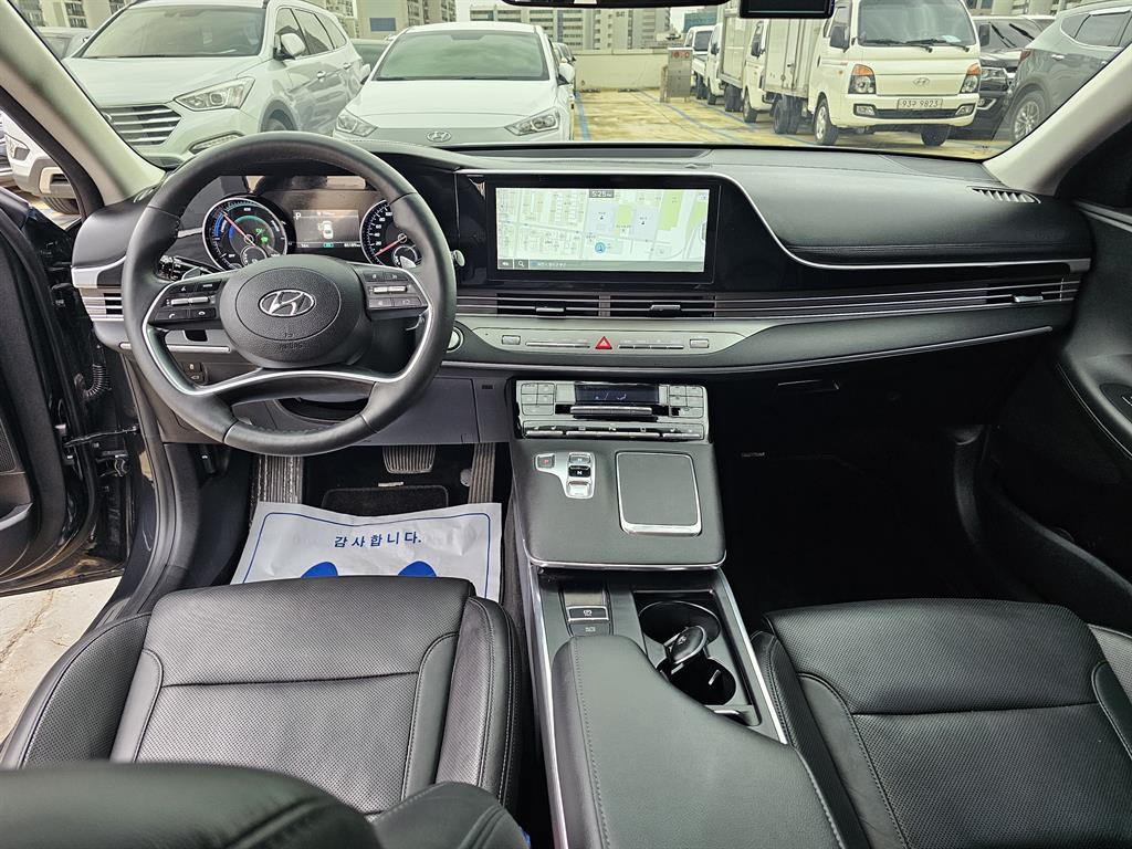 HYUNDAI Grandeur - Vista 7