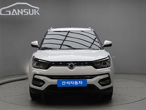 Ssangyong Tivoli - Vista 4