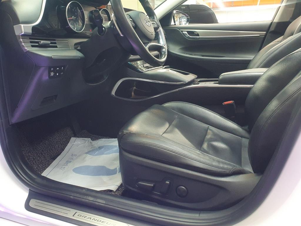 HYUNDAI Grandeur - Vista 6