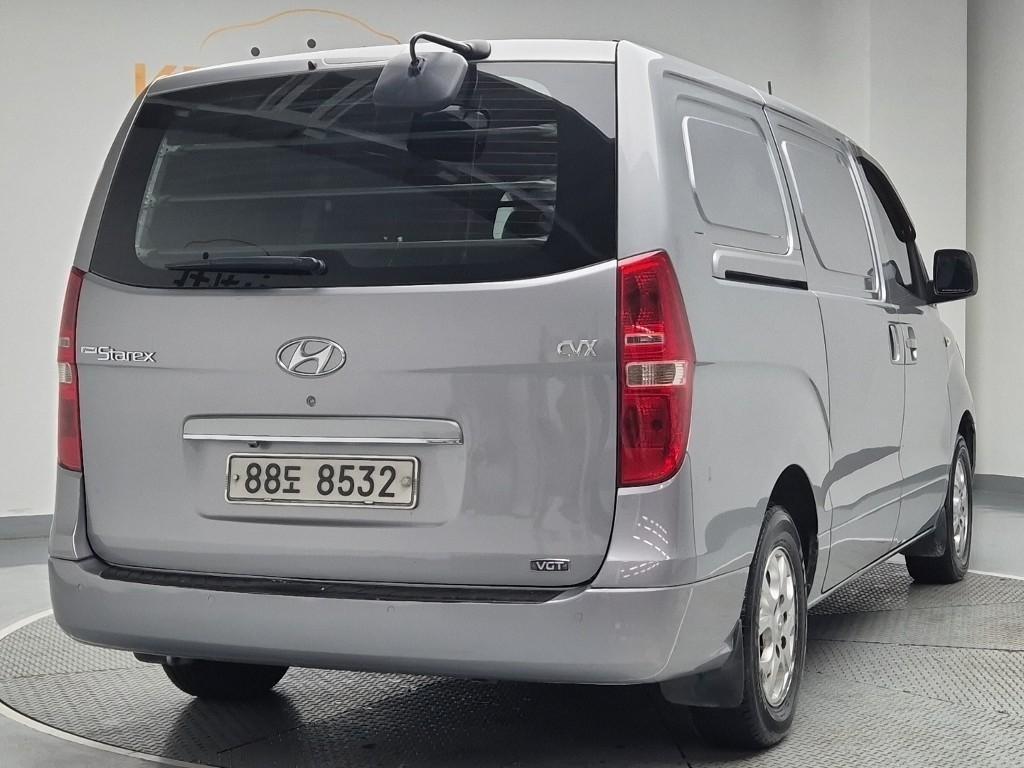 HYUNDAI Starex - Vista 4