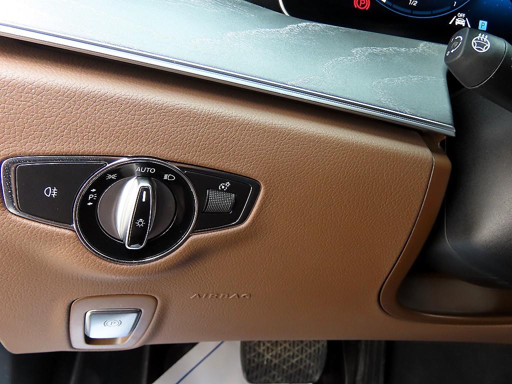 Mercedes Benz E class - Vista 12