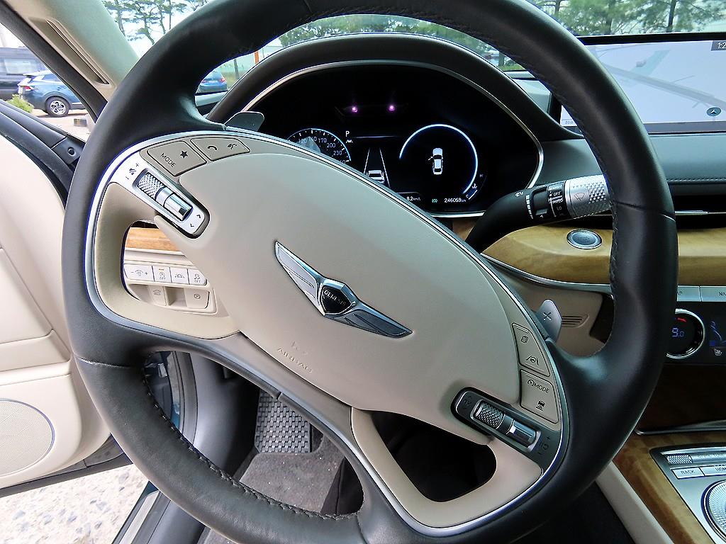 Genesis G80 - Vista 8