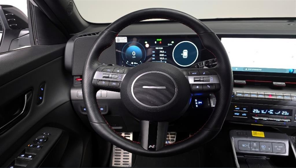 HYUNDAI Kona - Vista 12