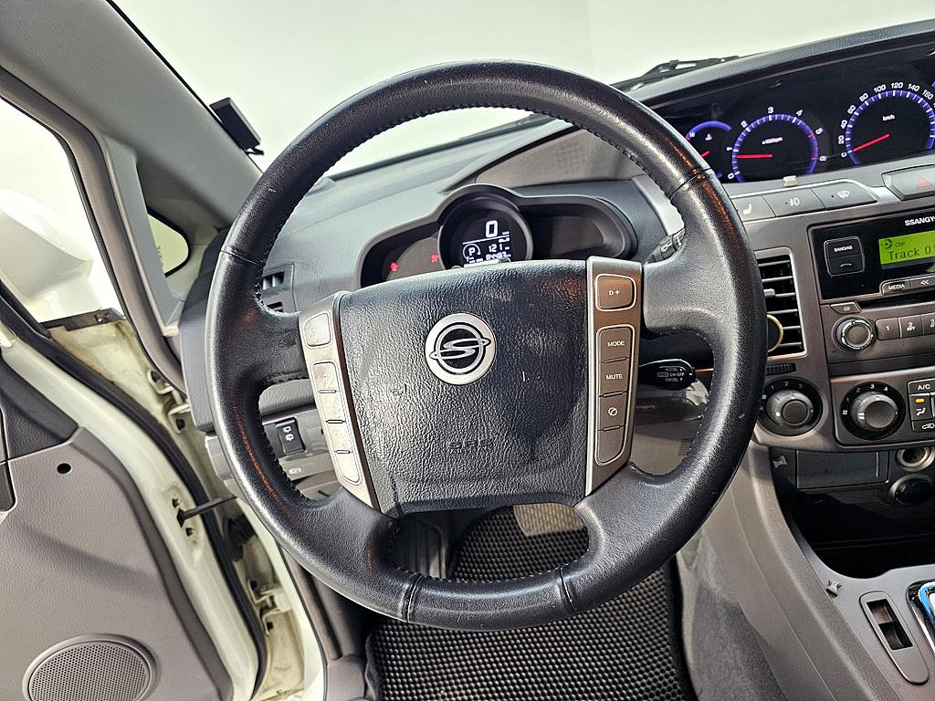 Ssangyong Korando - Vista 11