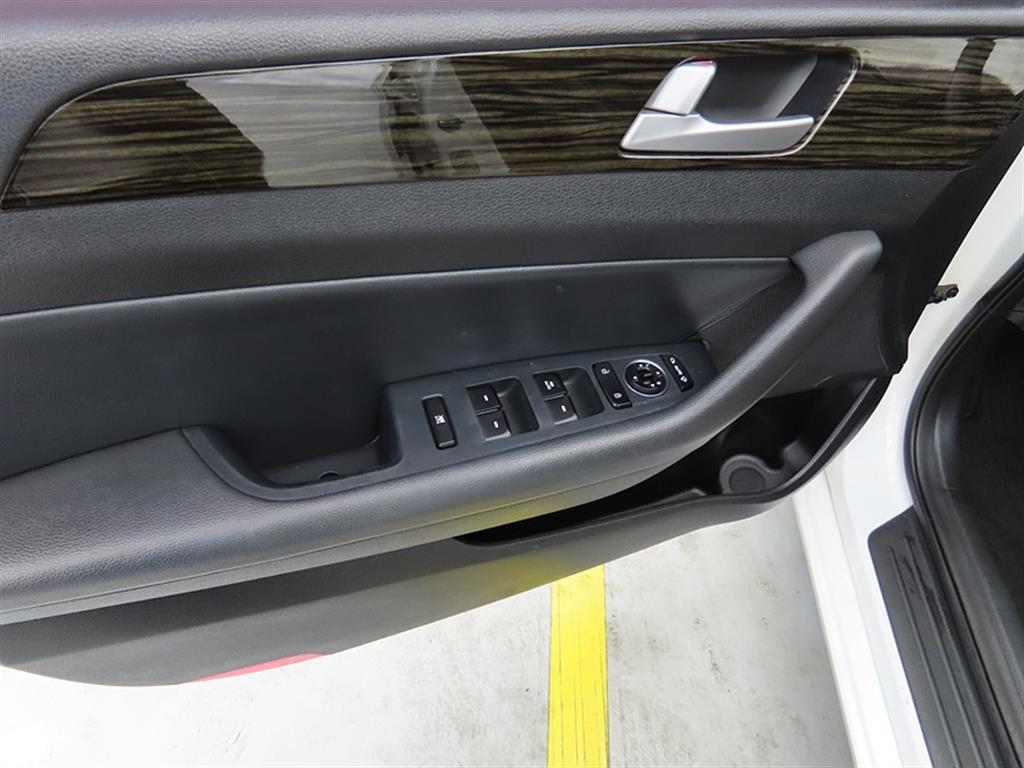 HYUNDAI Sonata - Vista 12