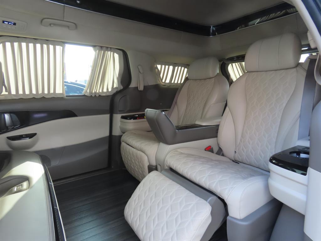 KIA Carnival - Vista 11