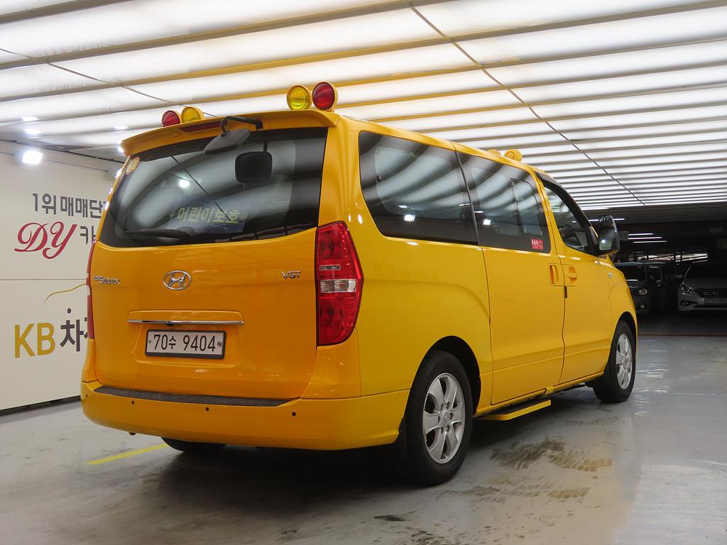 HYUNDAI Starex - Vista 4