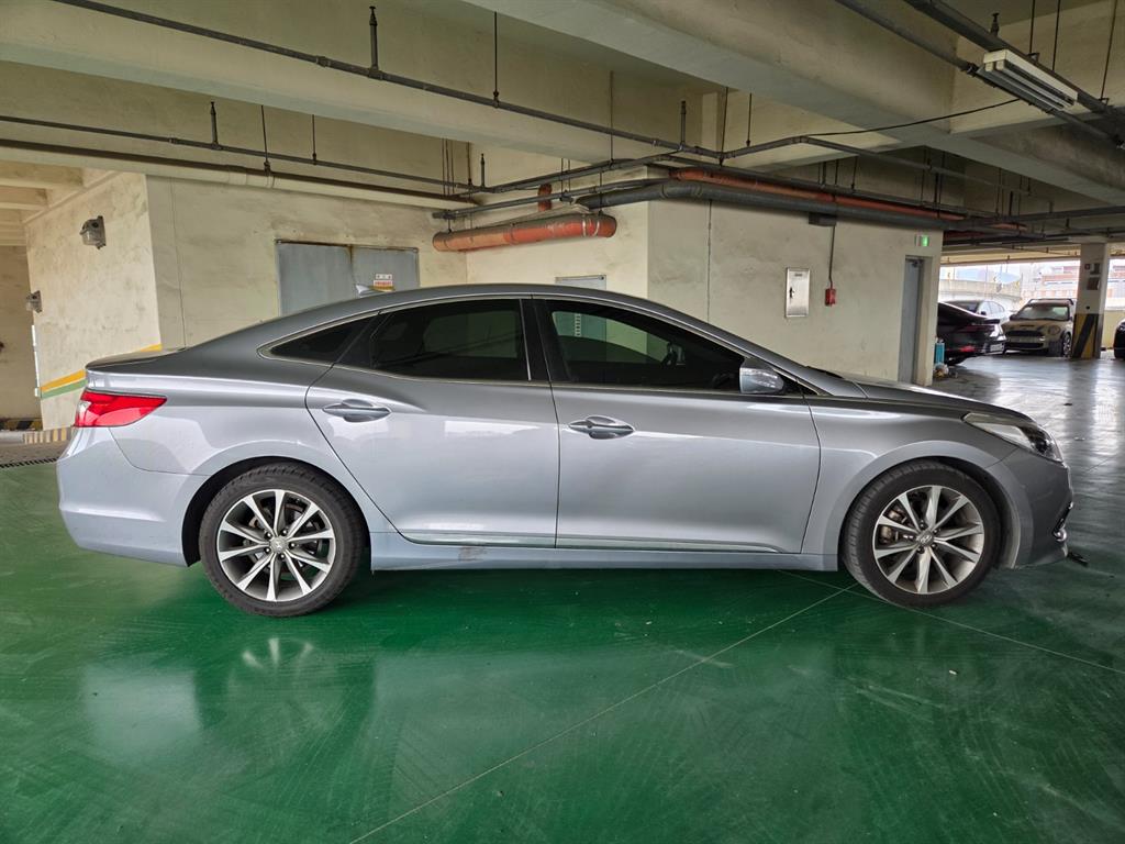 HYUNDAI Grandeur - Vista 5