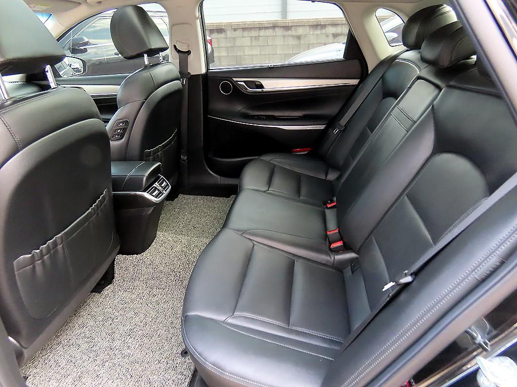 HYUNDAI Grandeur - Vista 6