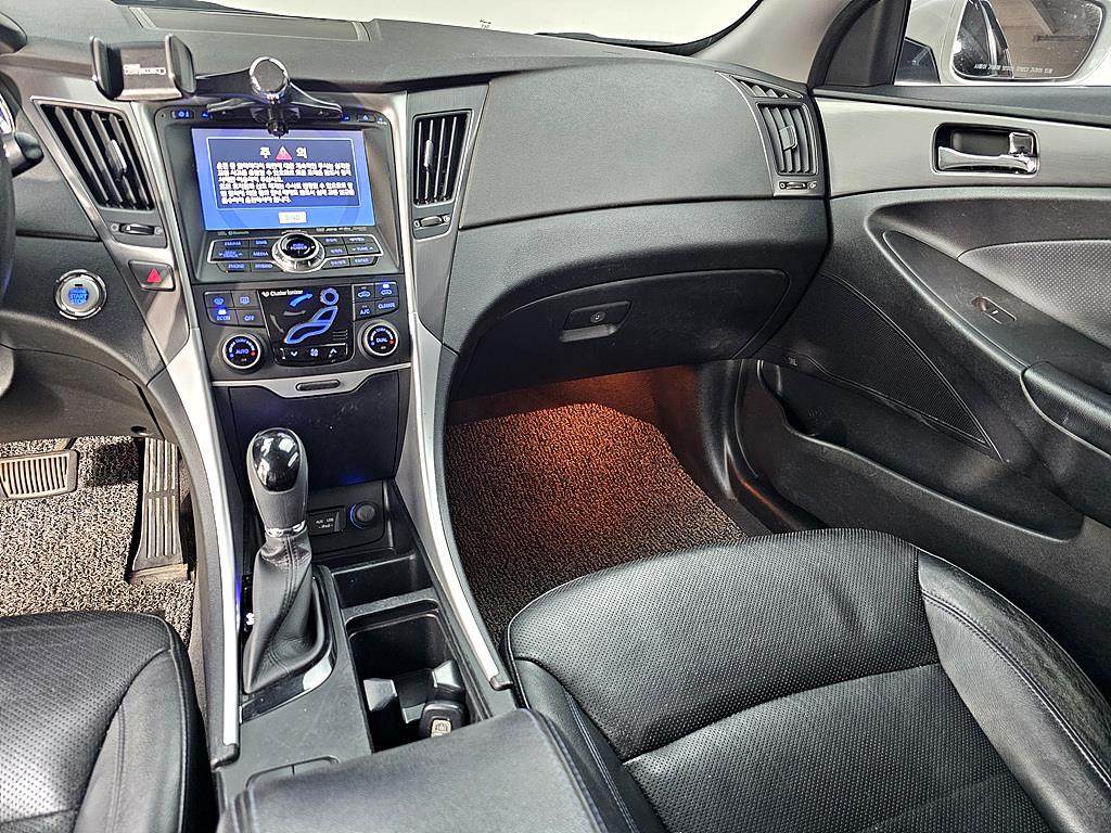 HYUNDAI Sonata - Vista 10