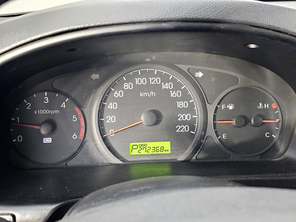 HYUNDAI Starex - Vista 7