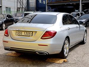 Mercedes Benz E class - Vista 8