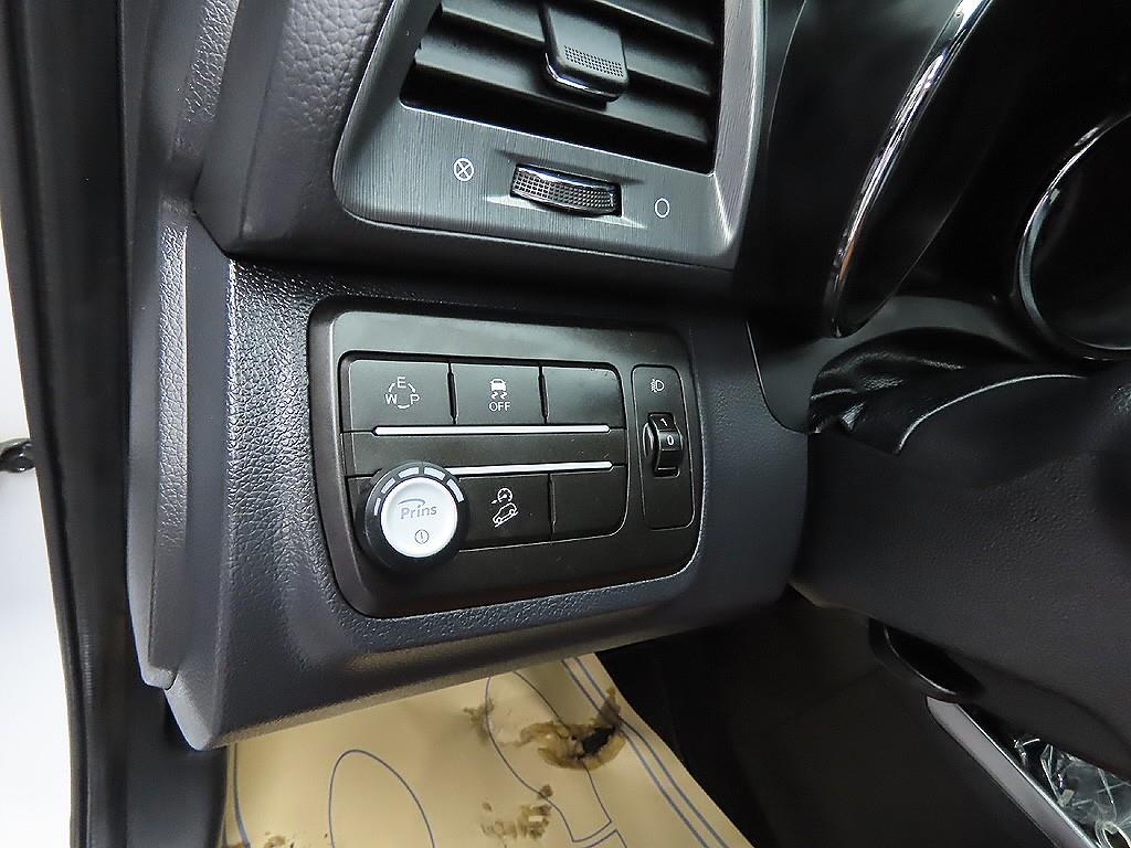 Ssangyong Tivoli 2019 Blanco - Importación desde Corea - HF Imports Iquique - Foto 13