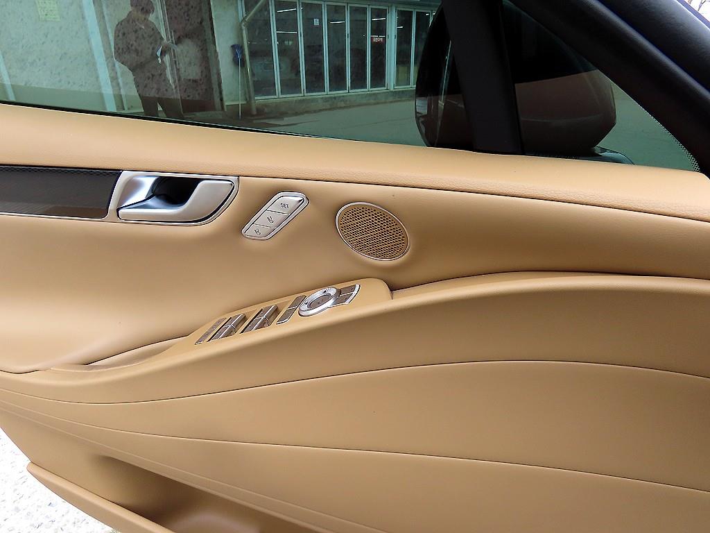 Genesis G80 - Vista 11