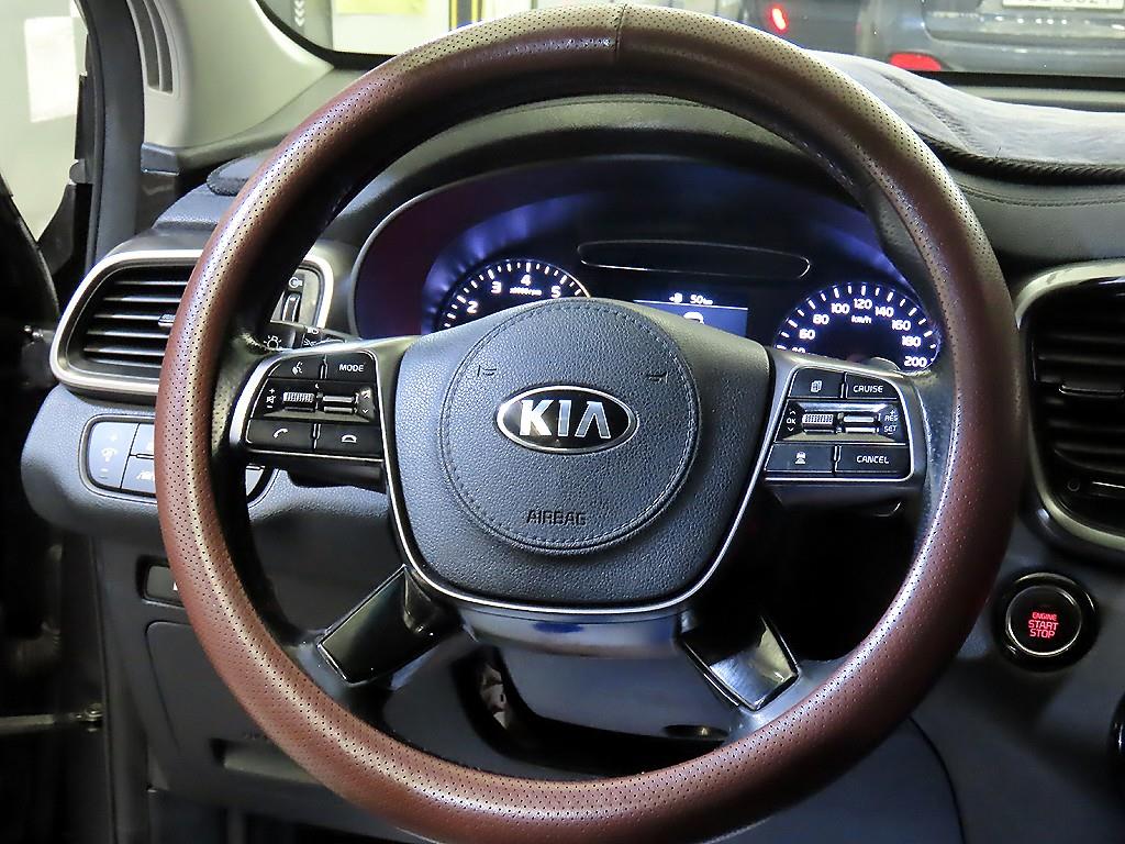 KIA Sorento - Vista 8