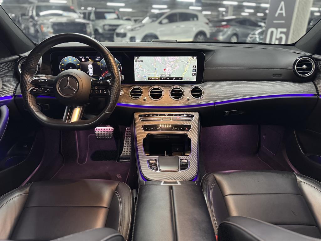 Mercedes Benz E class - Vista 5