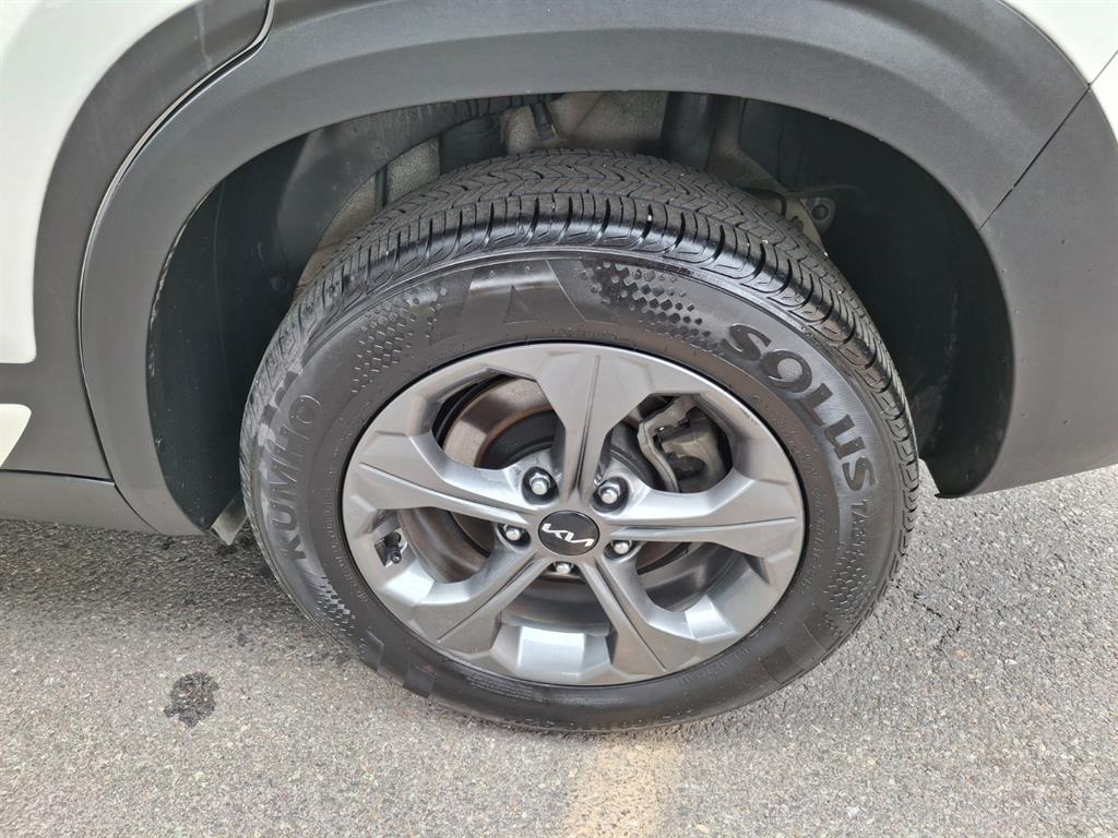 KIA Seltos - Vista 8