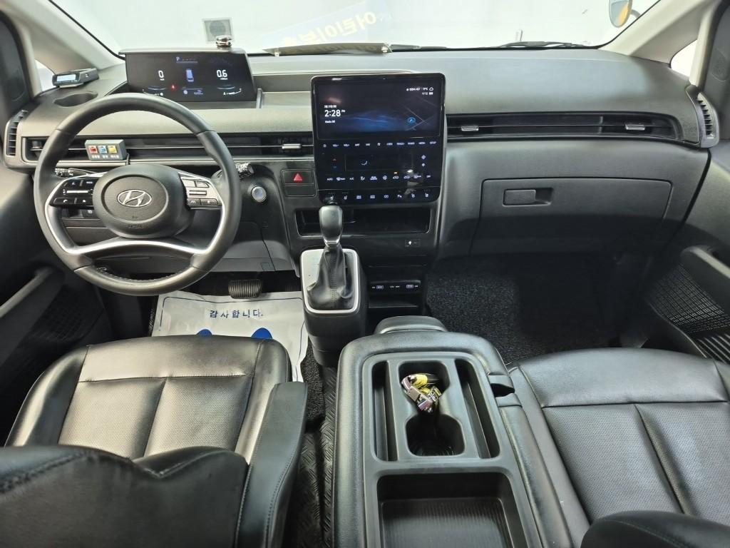 HYUNDAI Staria - Vista 5