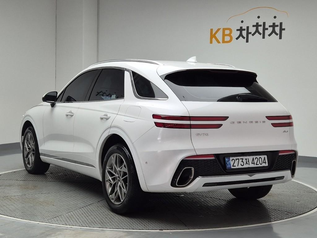 Genesis GV70 - Vista 4