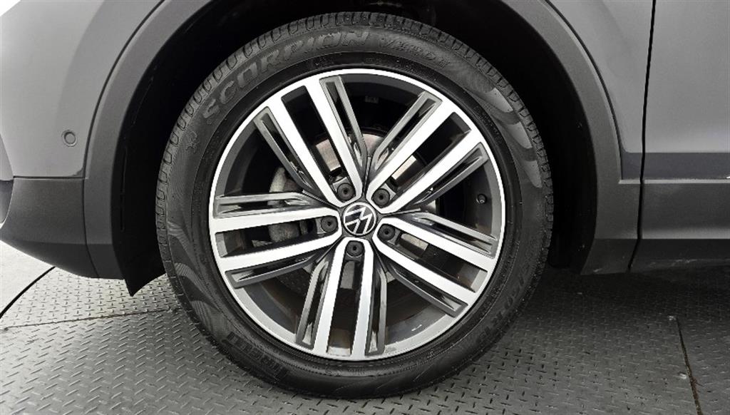 Volkswagen Tiguan - Vista 5