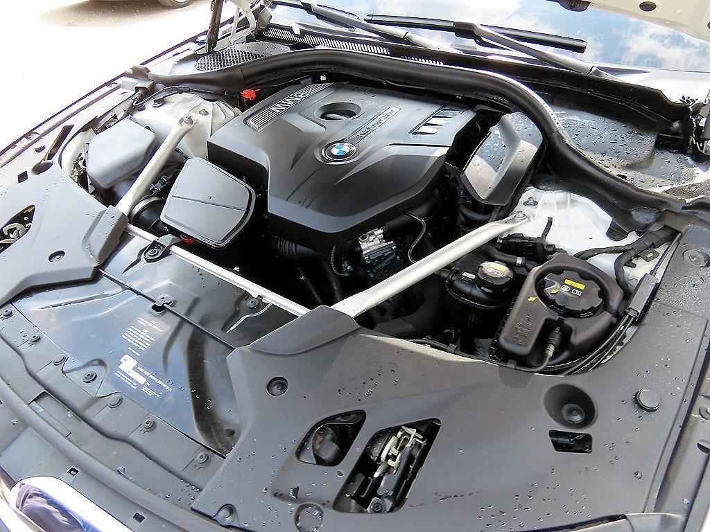 BMW 5 Series 2018 Blanco - Importación desde Corea - HF Imports Iquique - Foto 19