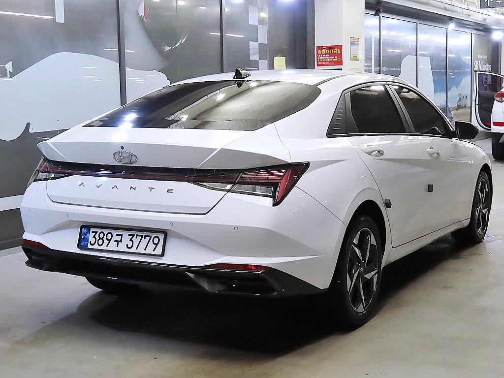 HYUNDAI Avante - Vista 4