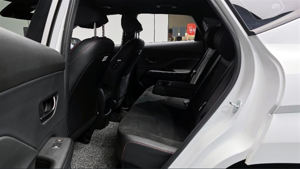 HYUNDAI Kona - Vista 10